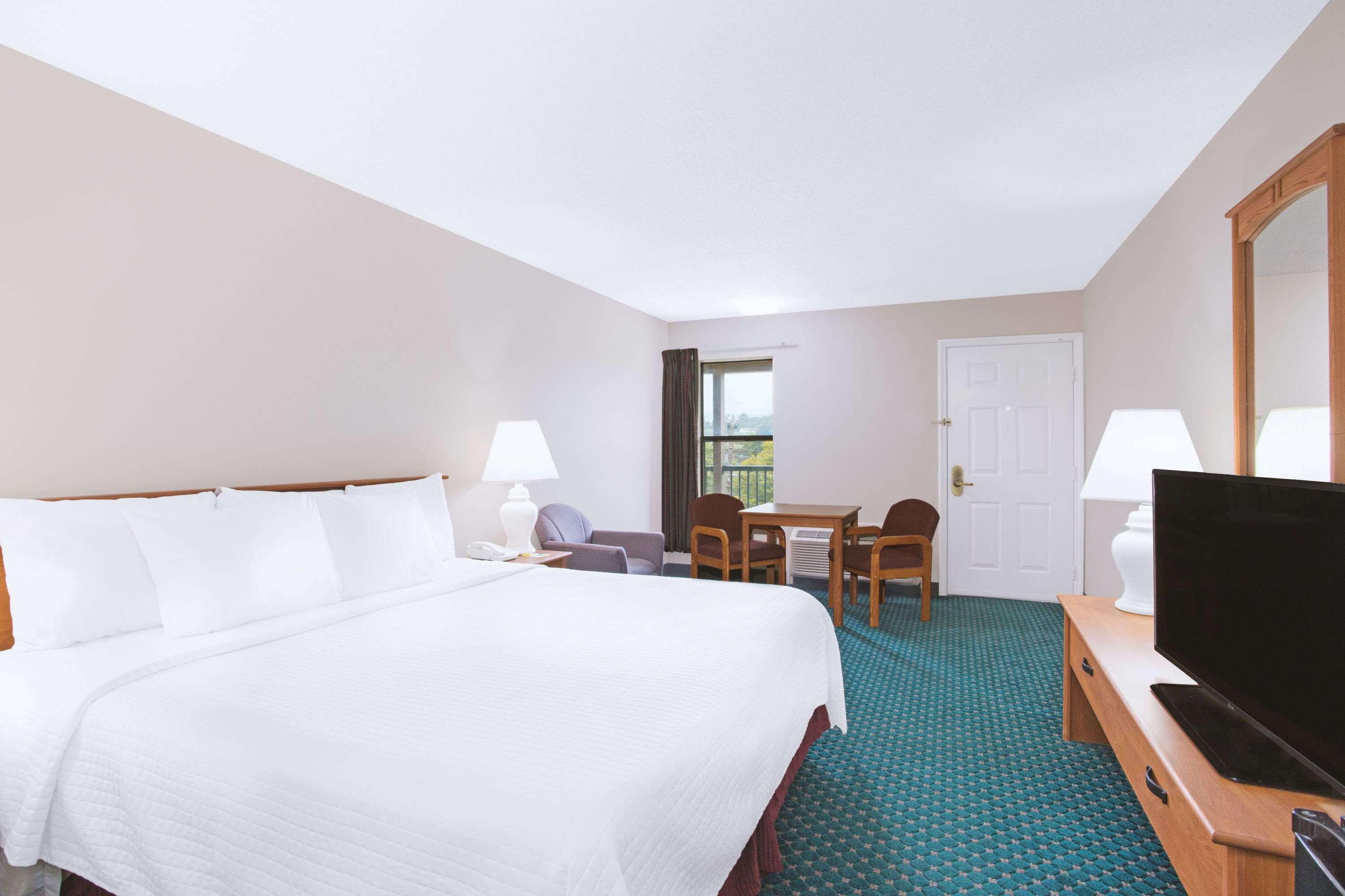 Days Inn By Wyndham Wytheville Eksteriør billede