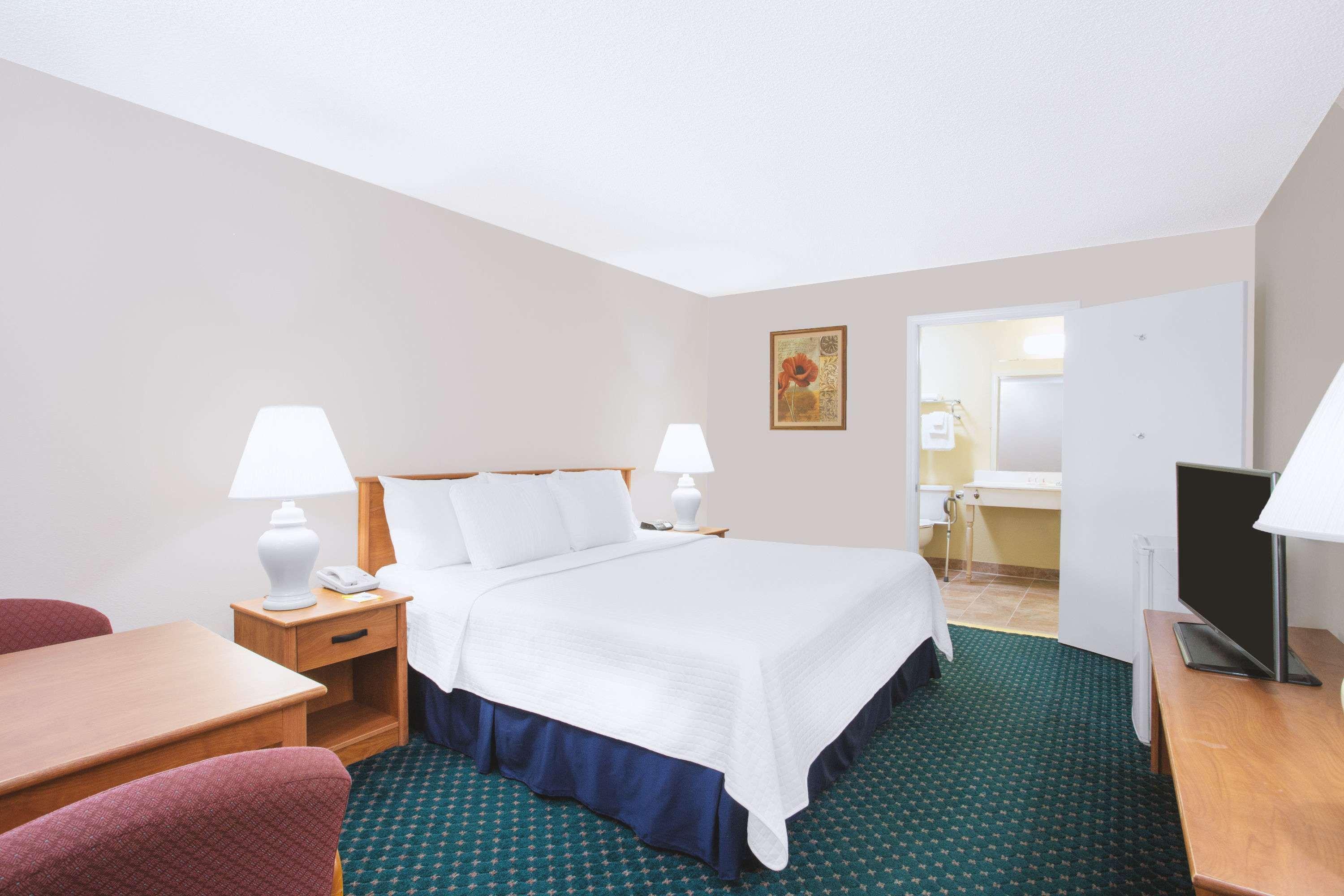 Days Inn By Wyndham Wytheville Eksteriør billede